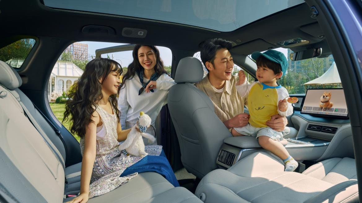 售15.19万-17.99万元，比亚迪宋Ultra EV开启B级SUV闪充时代