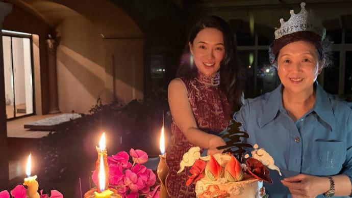 杜江霍思燕为妈妈庆祝70大寿