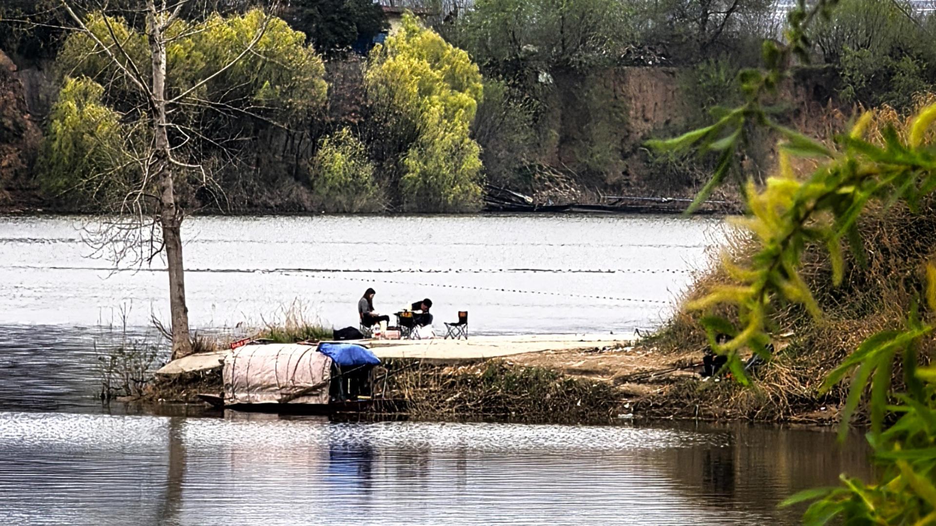 喝茶掐苜蓿挖野菜捋榆钱看远山，没想到三原城边，还有这神仙地方