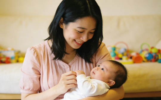 我能听见丈夫心声那一刻浑身冰凉，他竟把我女儿养肥，就等挖心救初恋儿子