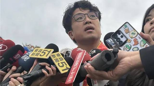 沈伯洋的发型竟成台北市长竞选最大话题，背后真相令人震惊