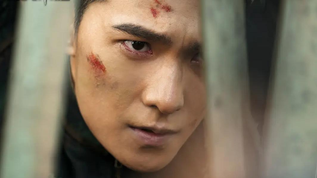 别人升咖他被骂！张凌赫能否靠两部新剧，摘掉“粉底液将军”标签