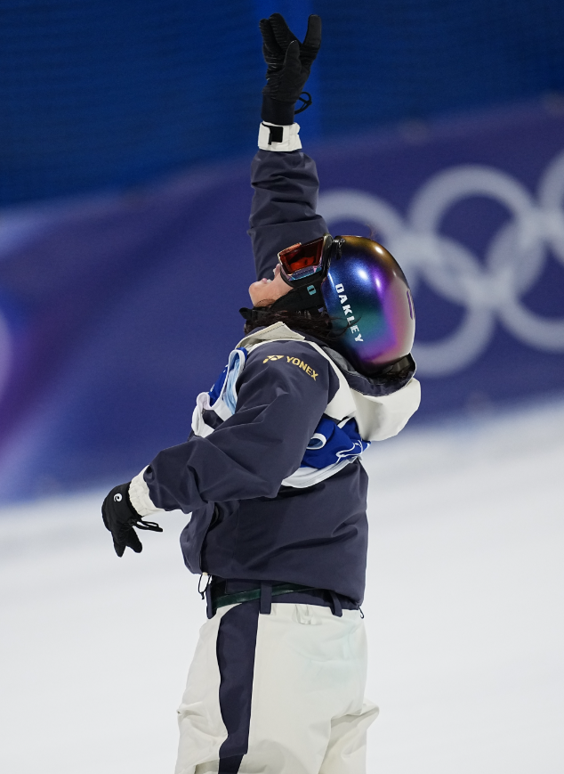 2月9日，米兰-科尔蒂纳冬奥会单板滑雪项目女子大跳台决赛在意大利利维尼奥举行。最