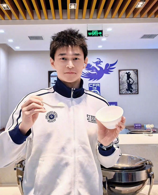 看完孙杨直接内伤失眠了，孙杨的情商真的为零，我从来没见过一个男人可以集齐如此多的