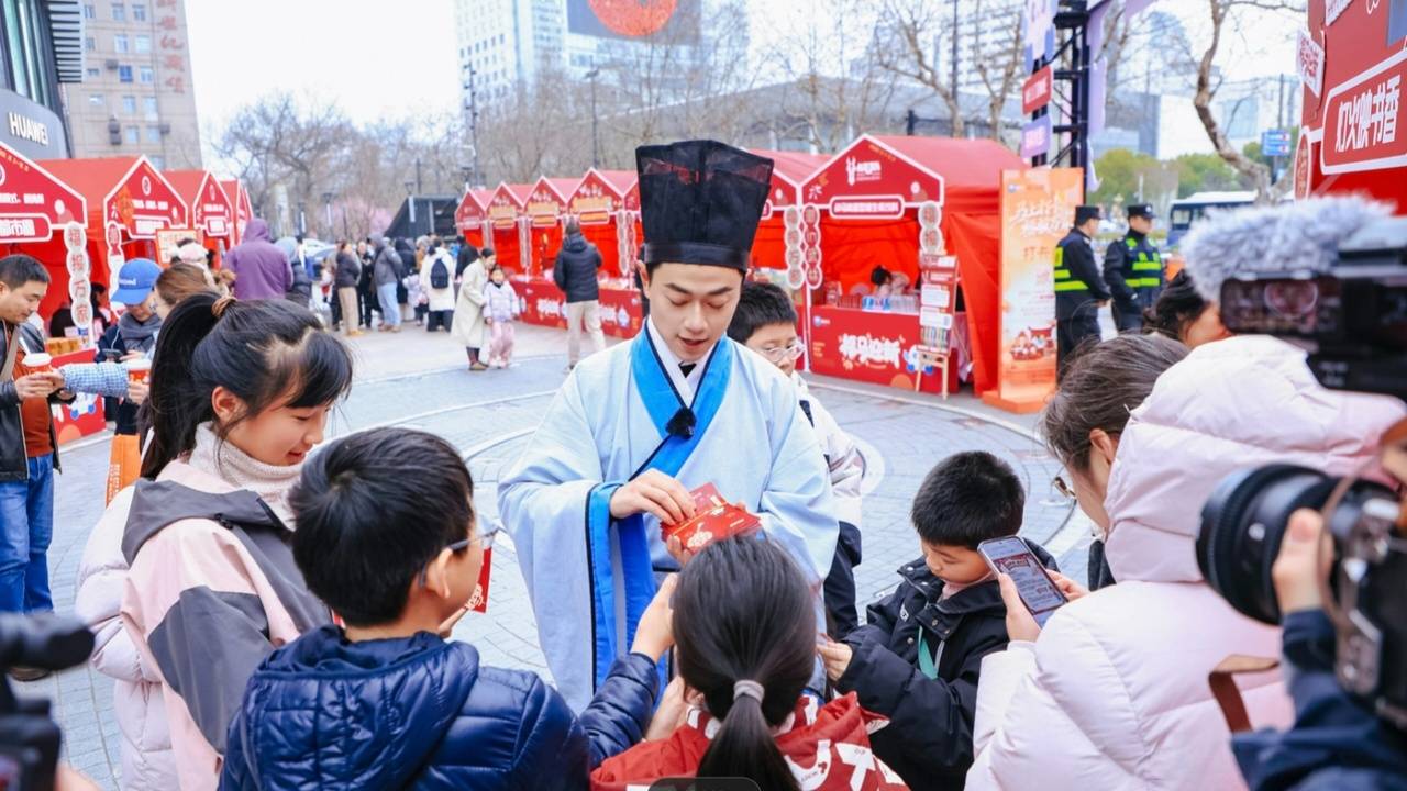 灯火映书香 “最会读书的人”邀请杭城学子们一起闹元宵