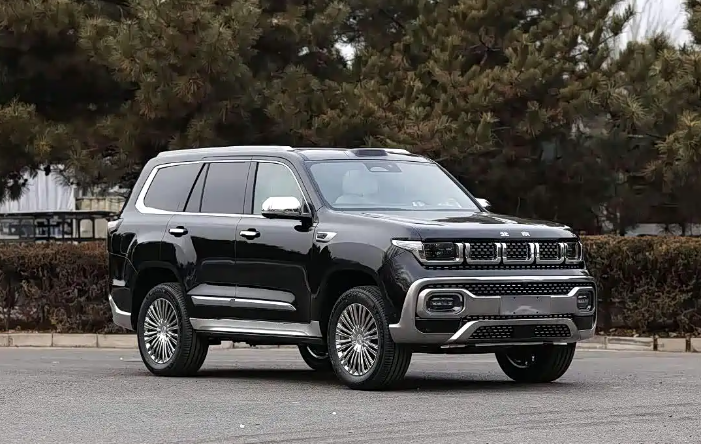 北京越野版迈巴赫享野700登上减免购置税目录增程硬派SUV
享野700相比BJ6