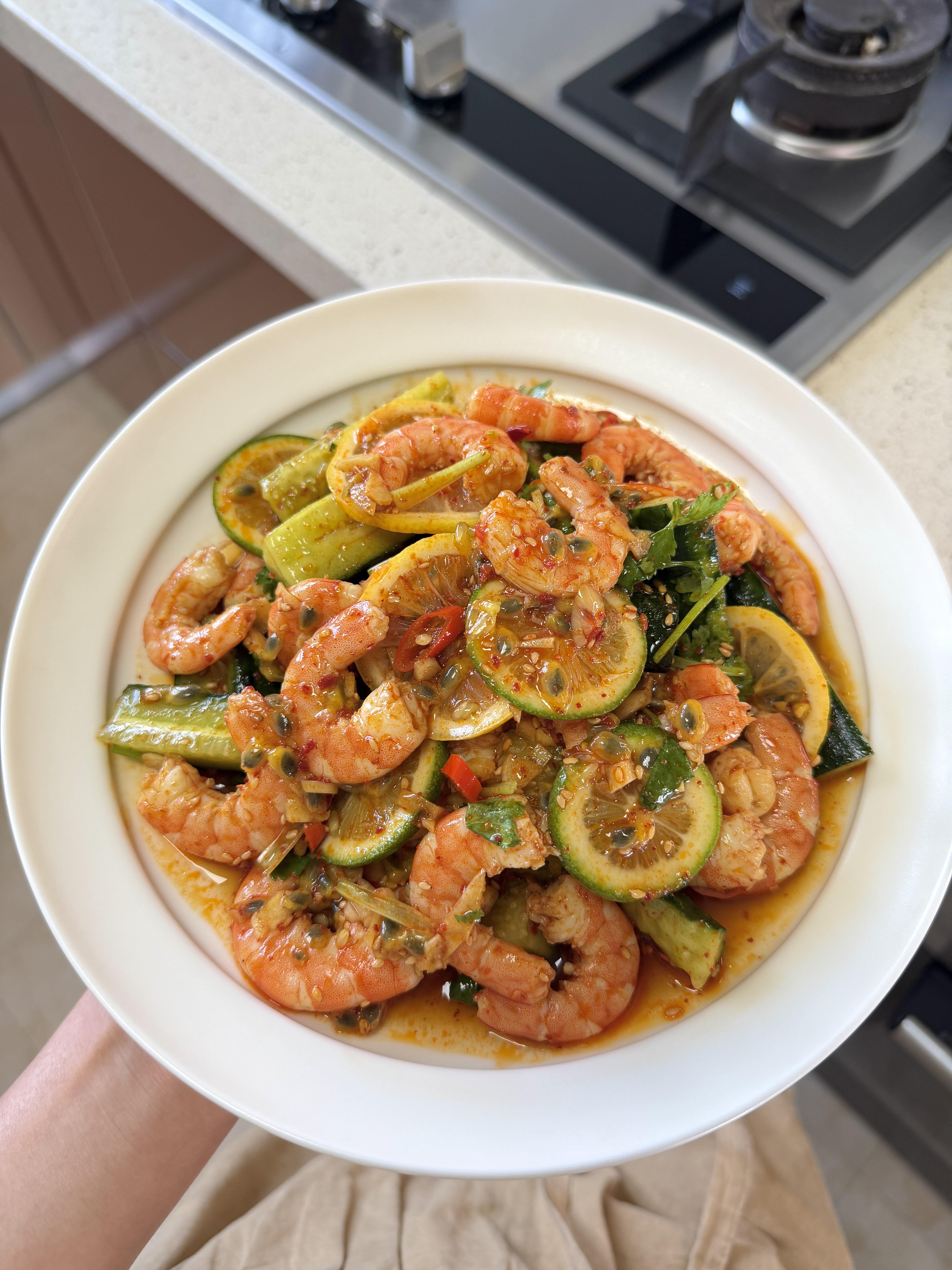 百香果柠檬虾太绝了🦐酸辣清爽，一口解锁春夏灵魂
家人们谁懂啊😭 百香果柠檬虾