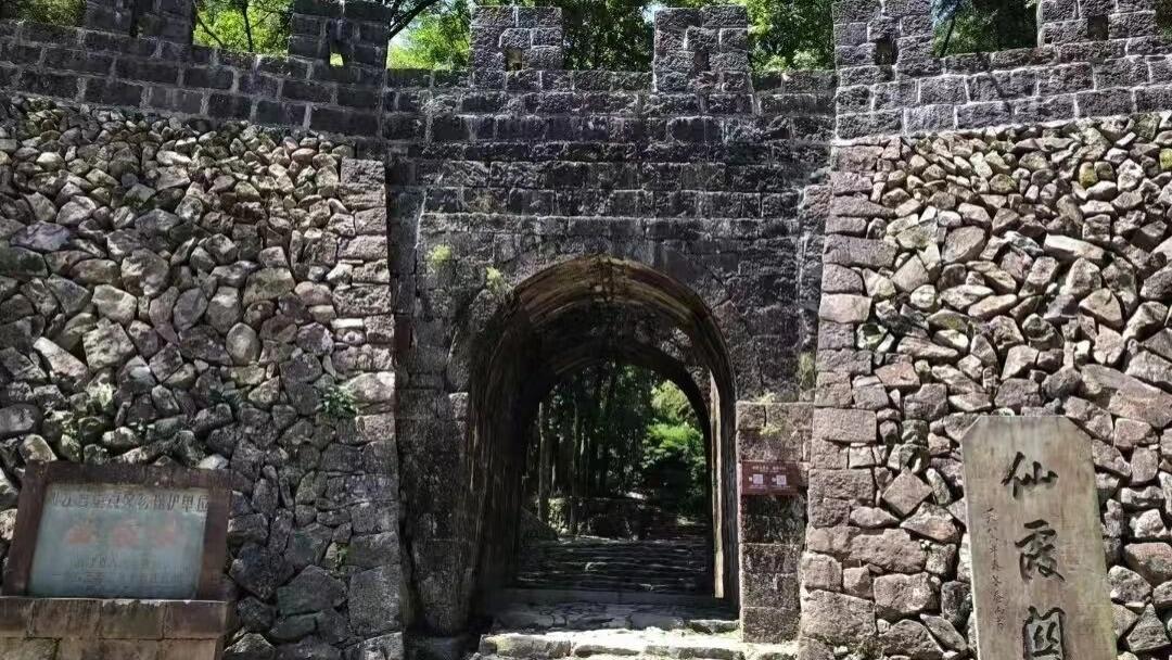 仙霞关免门票了！闯入《笑傲江湖》古战场，重走千年仙霞古道，在这座“东南锁钥”当一回侠客