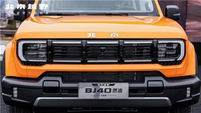 这个“巨幕”组合，让硬派越野悄悄变了模样