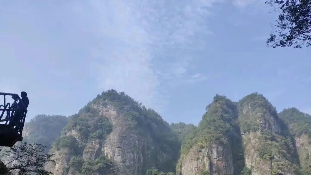 入伏后膝盖见风就发凉？我没刻意管，只是睡前顺手做了一件事