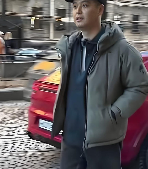 就李纯这老公马頔

我发现他身上有个情况，

就是他给人的第一感觉总是吊儿郎当很