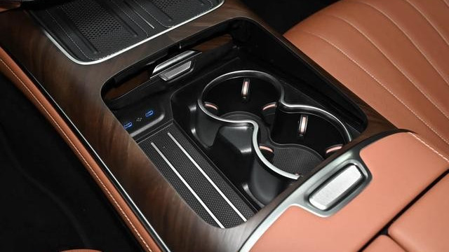 全新奔驰S级国内实车亮相，车身加长14毫米，2026北京车展亮相