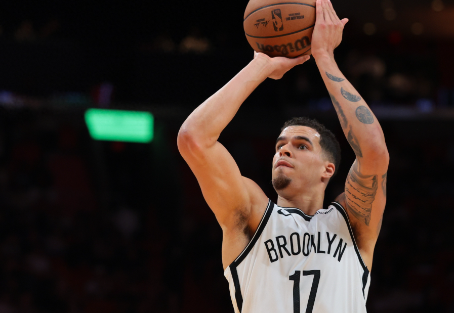 关于小波特续约的事情，大家可以讨论讨论……

这件事我觉得目前篮网还是手握主动权