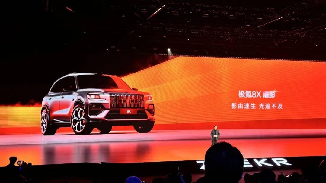 37.68万起的极氪8X：终于有台中大型SUV，不跟你聊“家”了