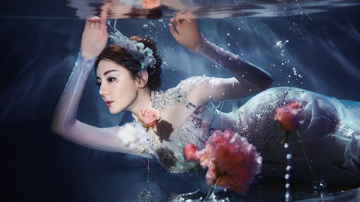 一半封神一半翻车？王亚飞和迪丽热巴的“相爱相杀”