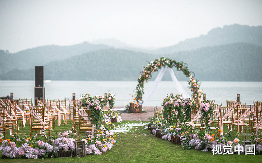 老公女兄弟毁我婚礼时心高气傲，我掏出300万账单她是生死难料