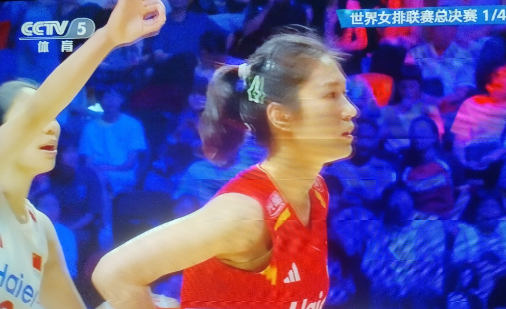 太振奋人心了！中国女排居然打败了美国女排，进四强了，姑娘们太棒了！
都是好样的，