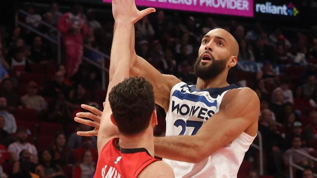 火箭主场力克森林狼！