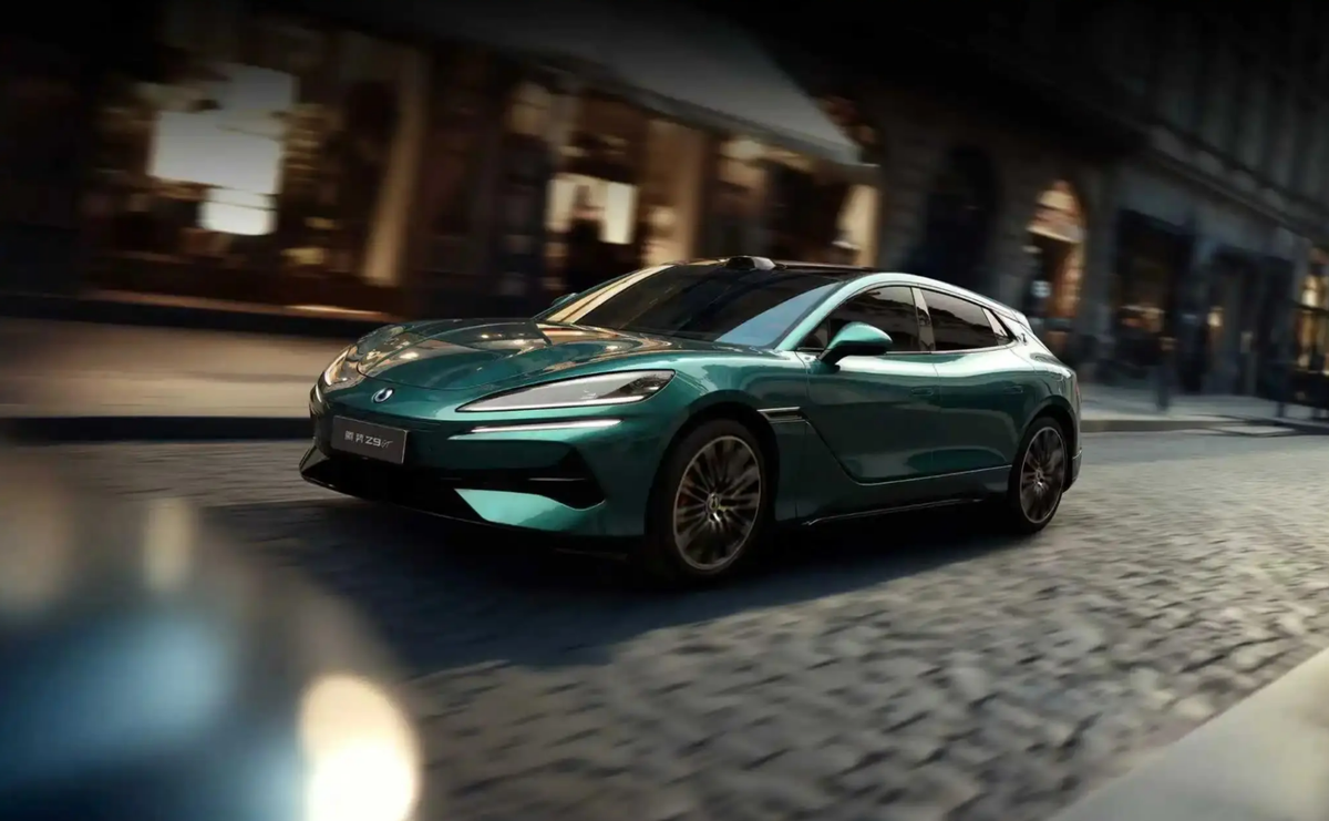 取消2.0T，丢掉易三方、扔掉云辇！腾势Z9 GT“轻量化”