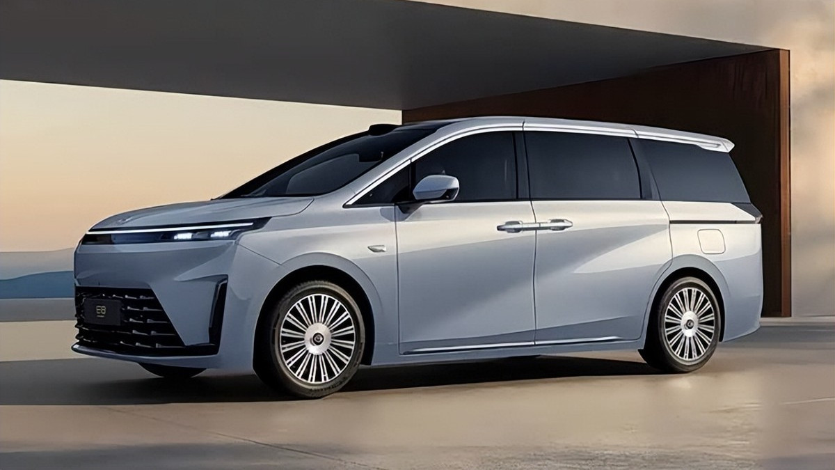 1.5T插混+38.8度电池！向往E8亮相，这配置让合资MPV难办了