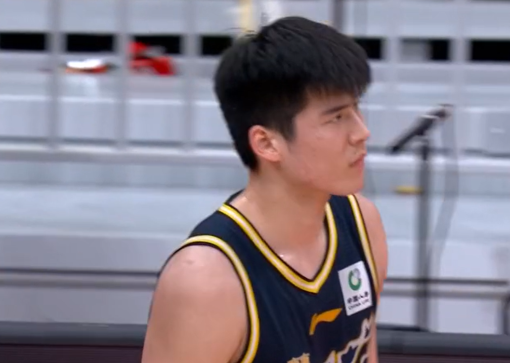 CBA常规赛第30轮，广东队坐镇主场Pk四川队，双方经过四节比拼，最终，广东队通