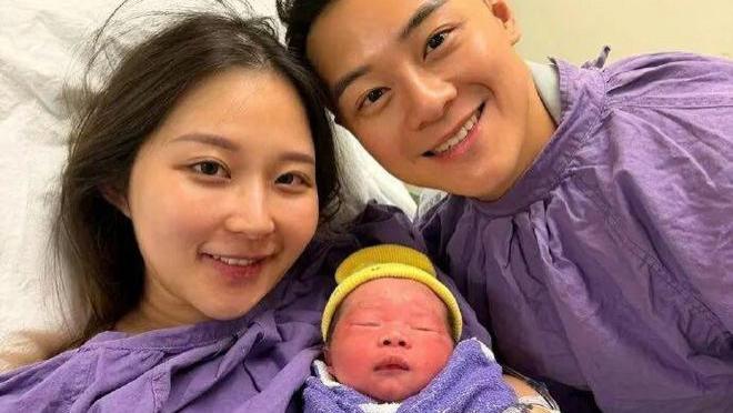 TVB上位小生关曜儁三年抱三！