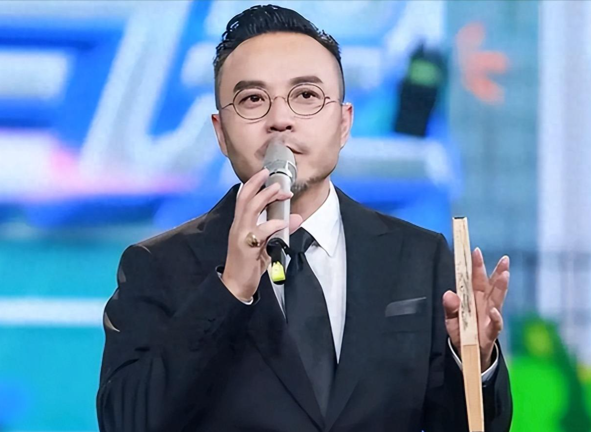 汪涵染发剃胡子，颜值大回春51岁像30