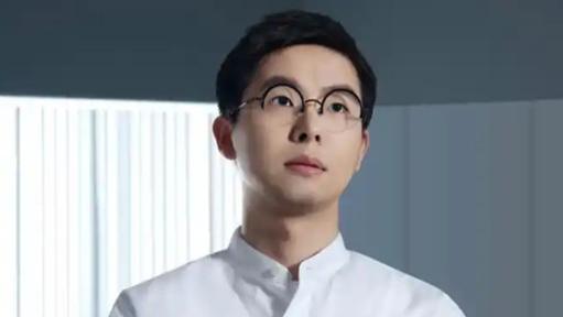 90后王兴兴：春晚机器人封神，从200元零件拼出百亿帝国