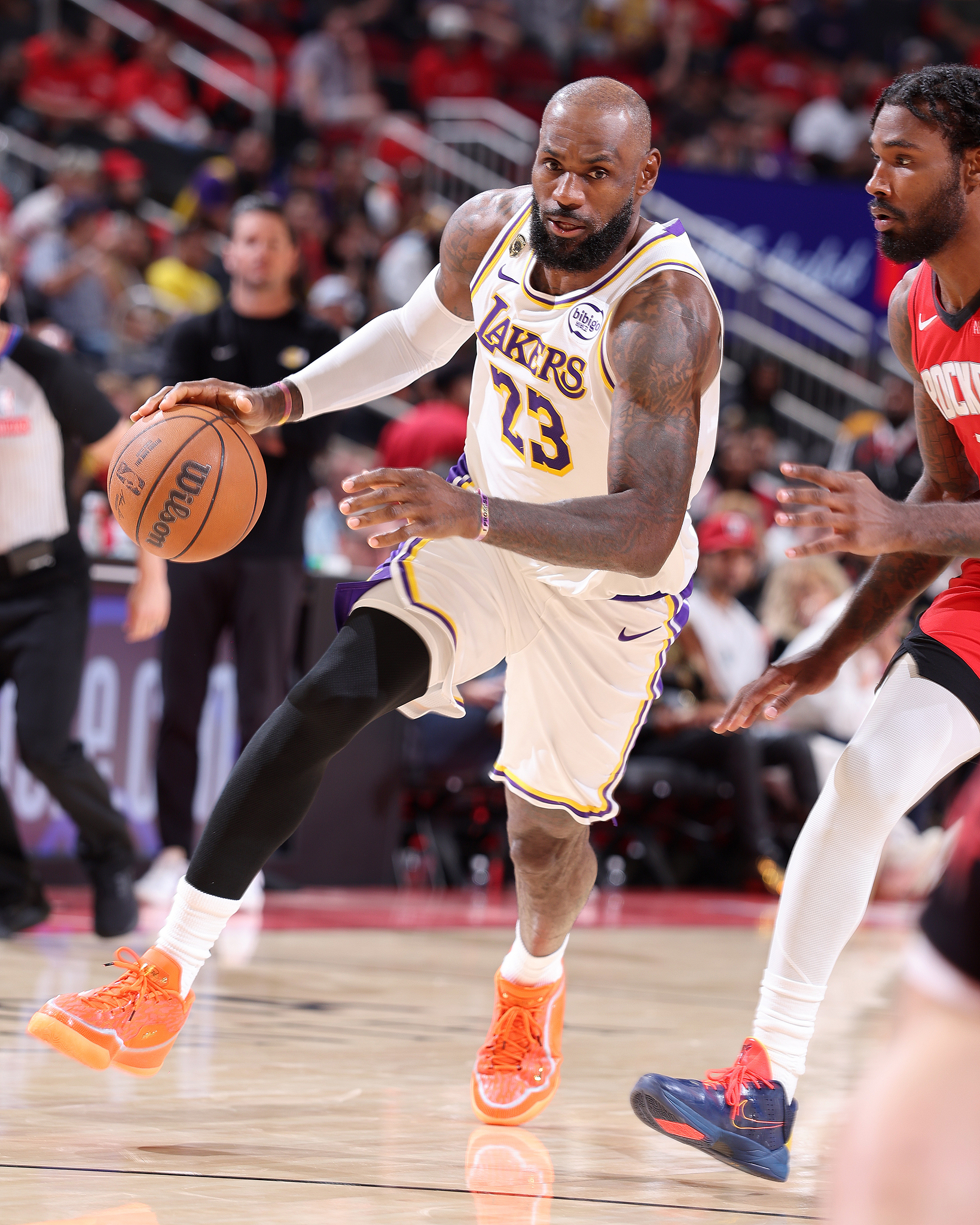 湖人无缘4-0横扫！詹姆斯9中2+8失误提前投降 艾顿二级恶