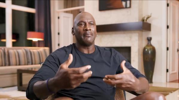 乔丹评NBA现役最强阵容：詹姆斯落榜，网友：不愧为篮球之神