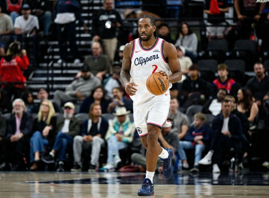 明天的比赛有点意思

明天开拓者马刺那场先打，马刺和雷霆还差三场，马刺肯定全力争