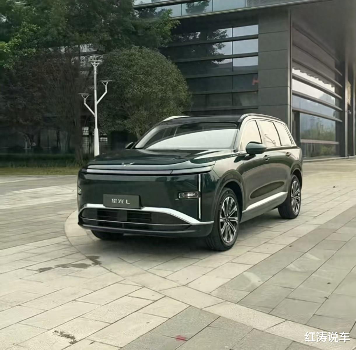 五菱星光L现身，标配灵语AI座舱+灵眸智驾，1.5L/1.5