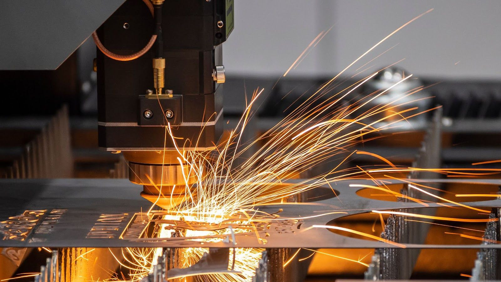 钣金行业未来转型 | 告别传统，智造领航，赢在下一个十年