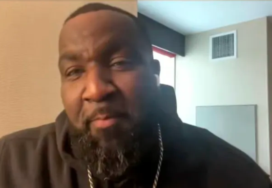 前NBA球员肯德里克-帕金斯在一档节目中谈到了自己之前看错了奥兰多魔术队：
“在