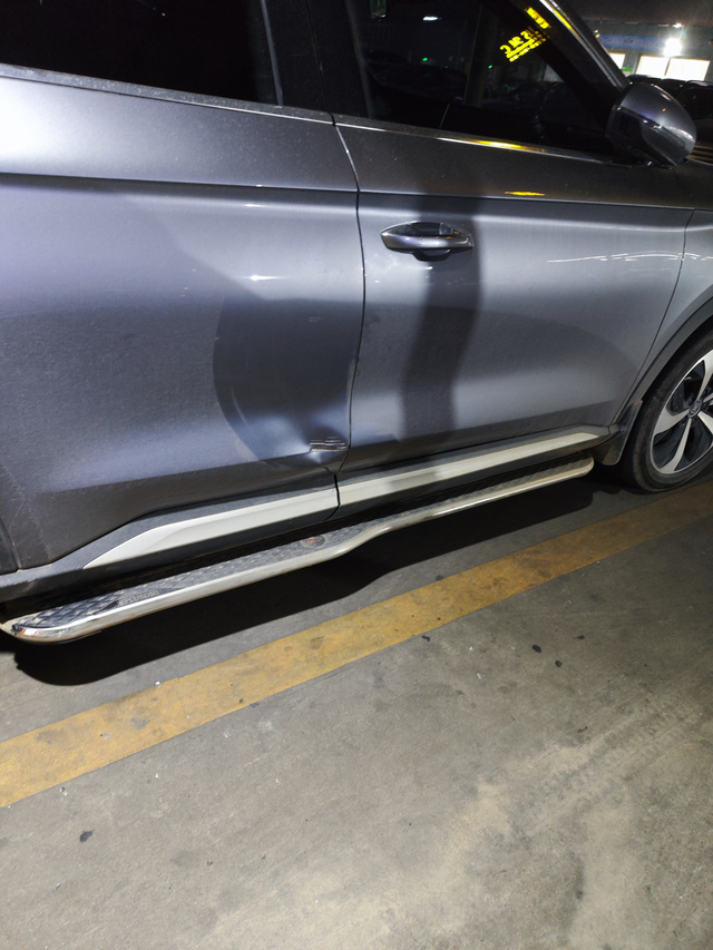 这个门修复要做钣金喷漆
大概多少钱啊