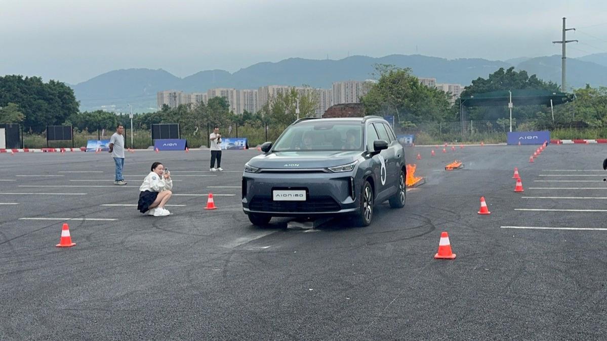 10万级家用SUV首选！2027款埃安i60上市，限时10.36-13.48万元