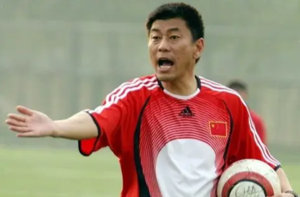 恭喜上海、江苏女足获得女锦赛冠亚军！恭喜马良行教练一炮打响！
马良行教练一改高仓