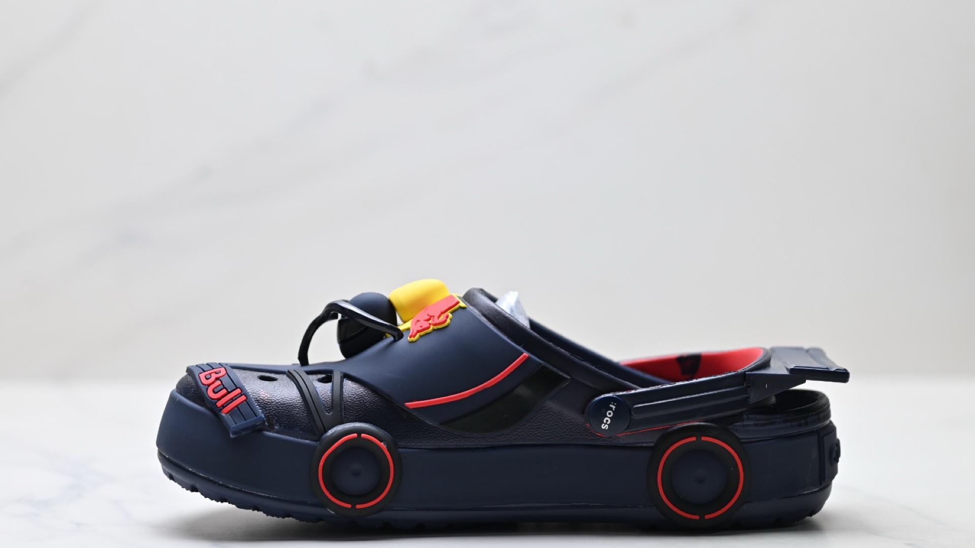 Crocs卡骆驰X Oracle Red Bull Racing红牛队联名款洞洞鞋沙滩鞋