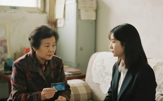 我爸妈分给我300万拆迁款，却让我对外只说3万。半年后我妈：你那3万先拿出来，不够的回婆家再要点