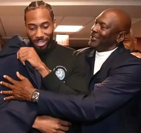 平心而论，今年的小卡和98乔丹能力对比如何，同样的高效中距离进攻手段，同样的攻守