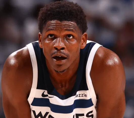 昨日NBA季后赛，森林狼105-116不敌掘金。
本场比赛，森林狼球员安东尼-爱