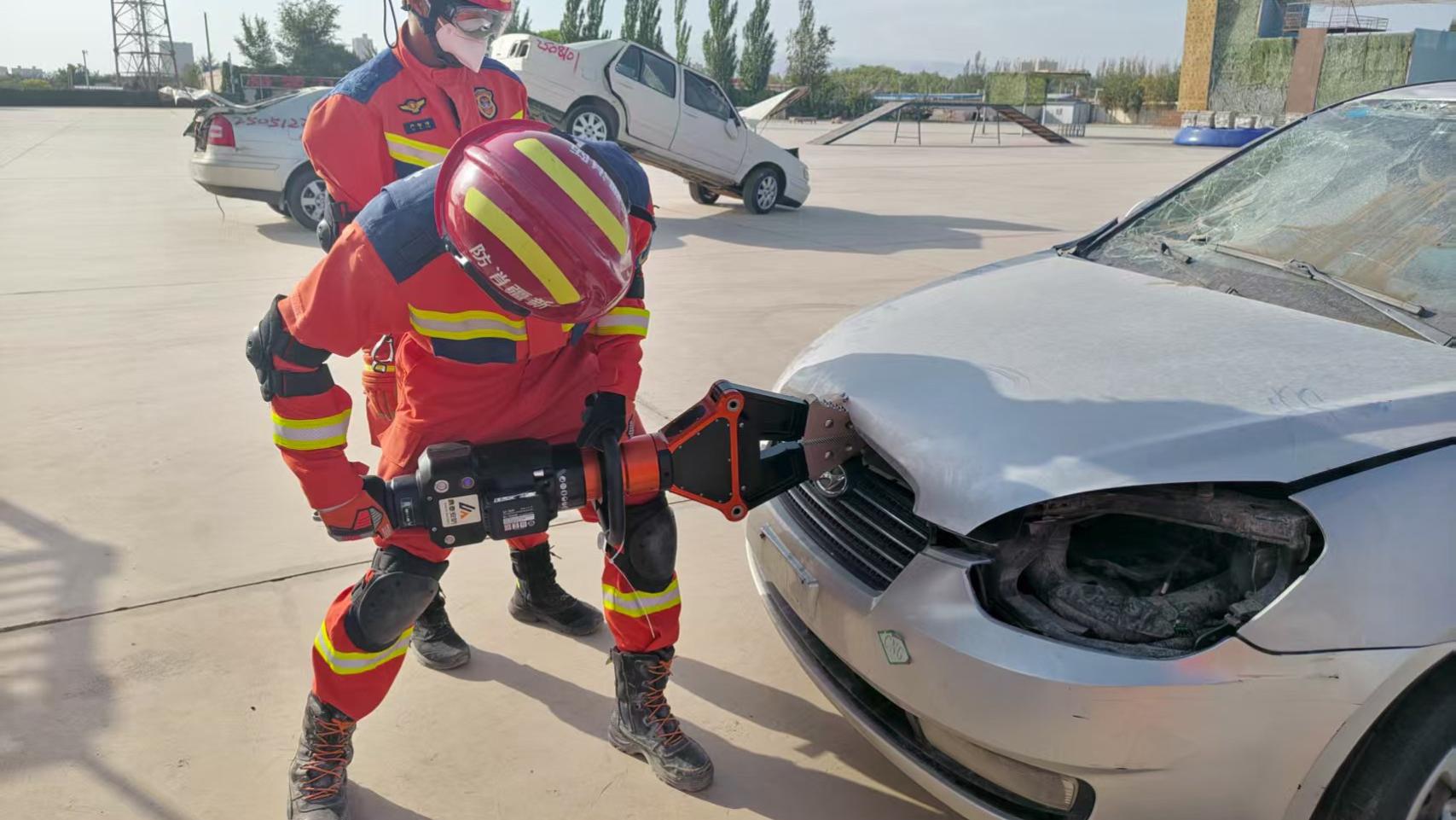 物业高空运维人员看过来！国家认证绳索培训，适配物业日常作业