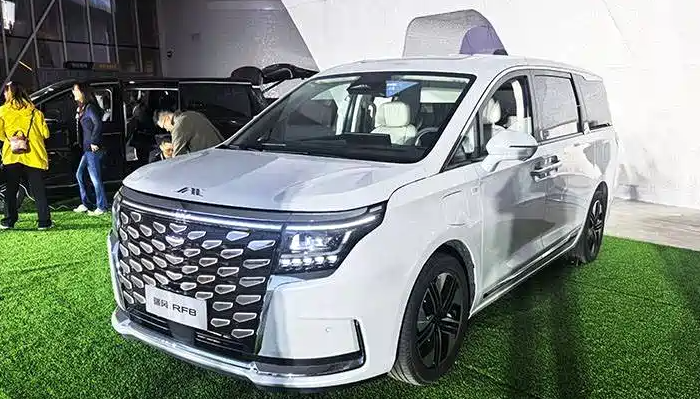 瑞风RF8悦享系列上市，17.69万就能拿下的中大型绿牌MPV
瑞风RF8悦享系