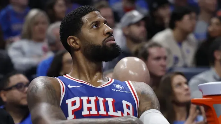 今日，知名记者Brett Siegel报道了76人球员保罗-乔治的禁赛即将结束。