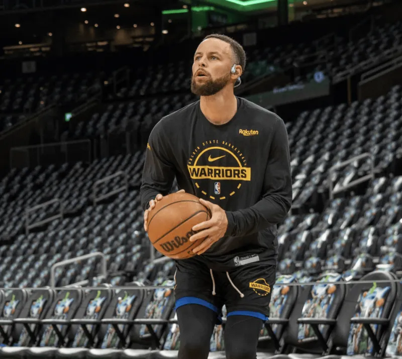 根据知名记者Shams Charania报道，消息源告诉ESPN，金州勇士球员斯