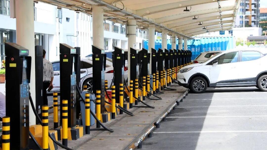 我国充电桩突破2000万；一汽大众再陷权益风波；新款宝马iX1售22.80万起；新款朗逸限时8.38