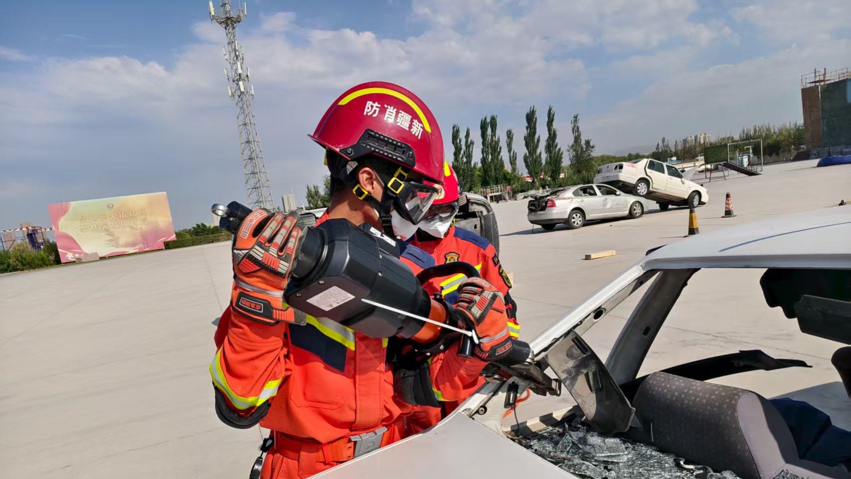 通讯基站高空运维人员，可报名这套国家认证绳索救援培训