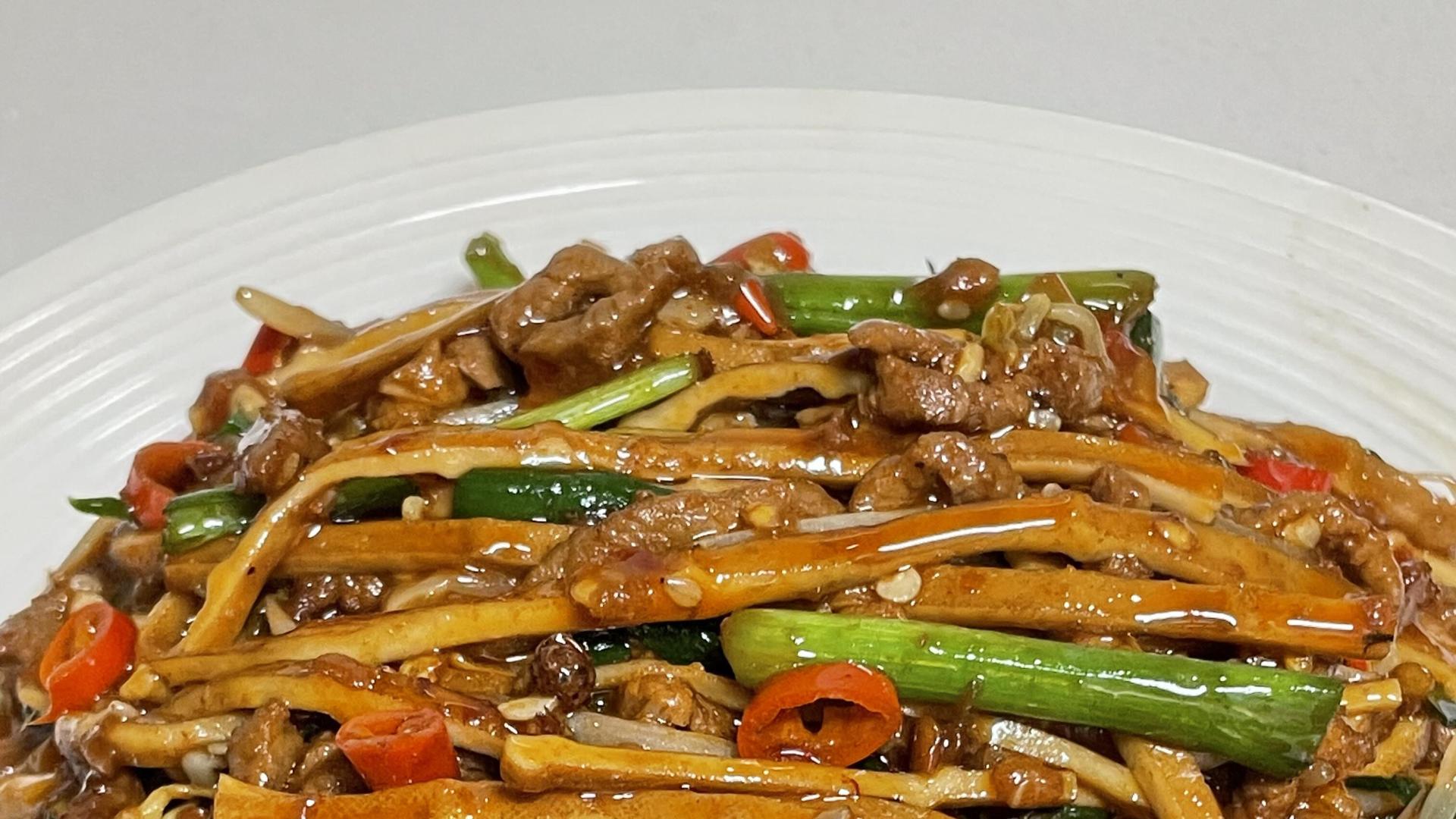 快去做牛肉豆干炒瘦肉，真的真的好吃到破防！！！