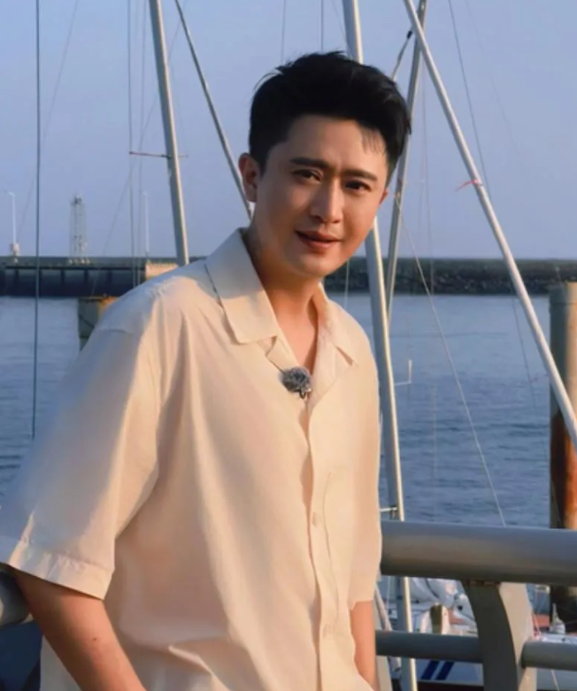 央视主持人杨帆
名叫杨帆却不平凡，啥时候拿到通往顶峰的入场券
说到央视主持人杨帆