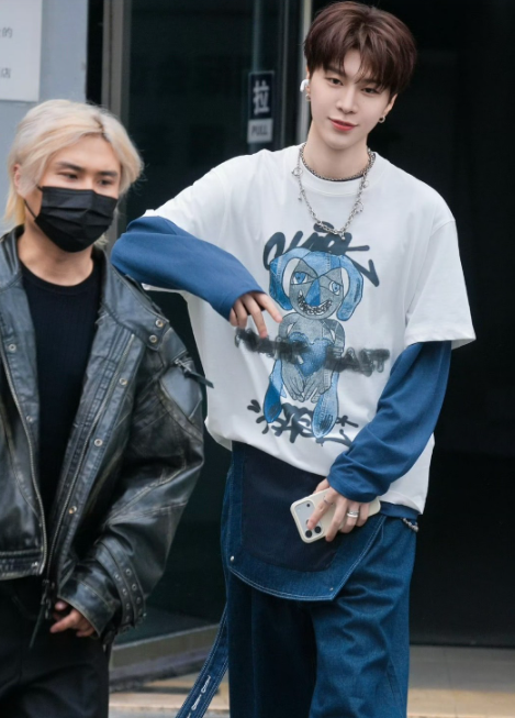 范丞丞吃减肥餐第10天
不得不说人瘦下来是真好看，少年感拉满了！
看来没有一口减